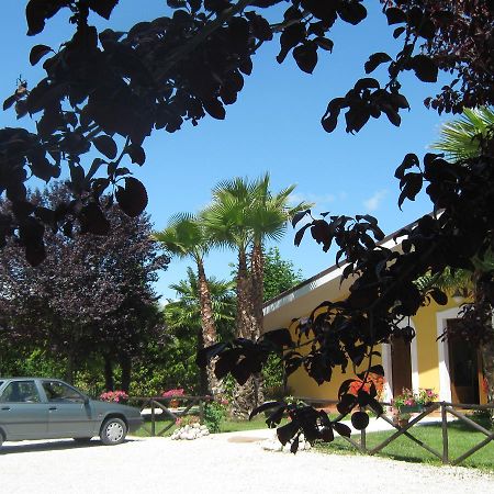 B & B Oasi Rosciano  ภายนอก รูปภาพ