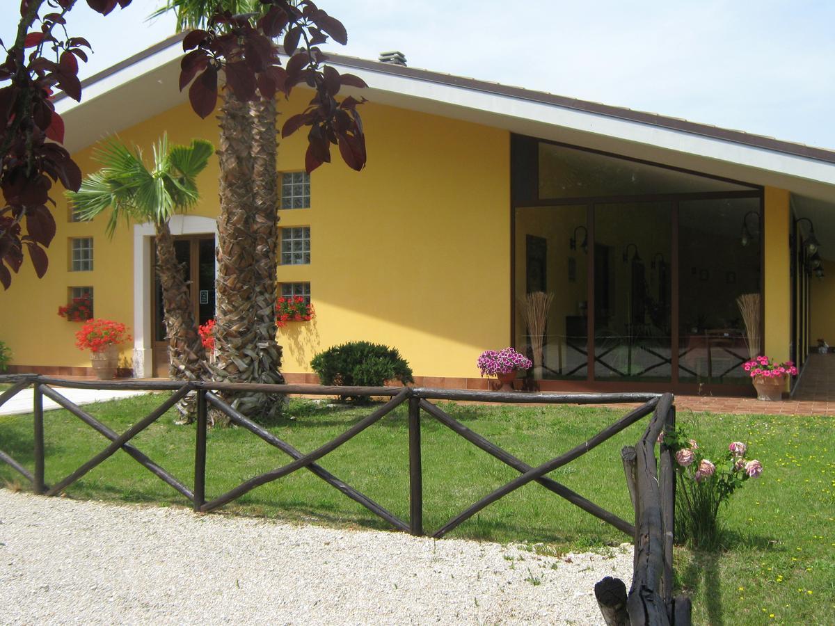 B & B Oasi Rosciano  ภายนอก รูปภาพ