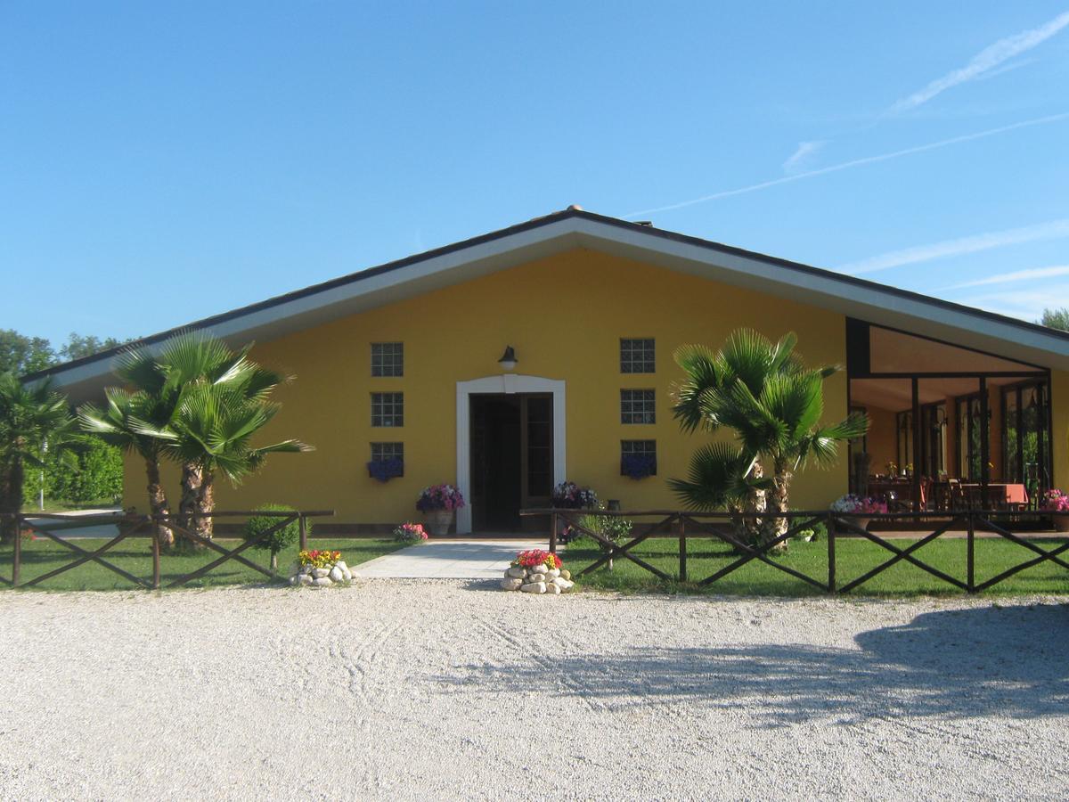 B & B Oasi Rosciano  ภายนอก รูปภาพ