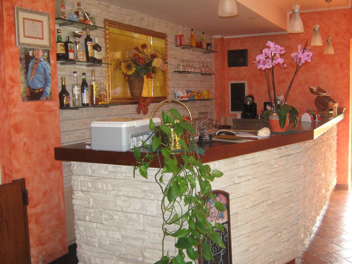 B & B Oasi Rosciano  ภายนอก รูปภาพ