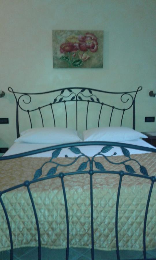 B & B Oasi Rosciano  ภายนอก รูปภาพ