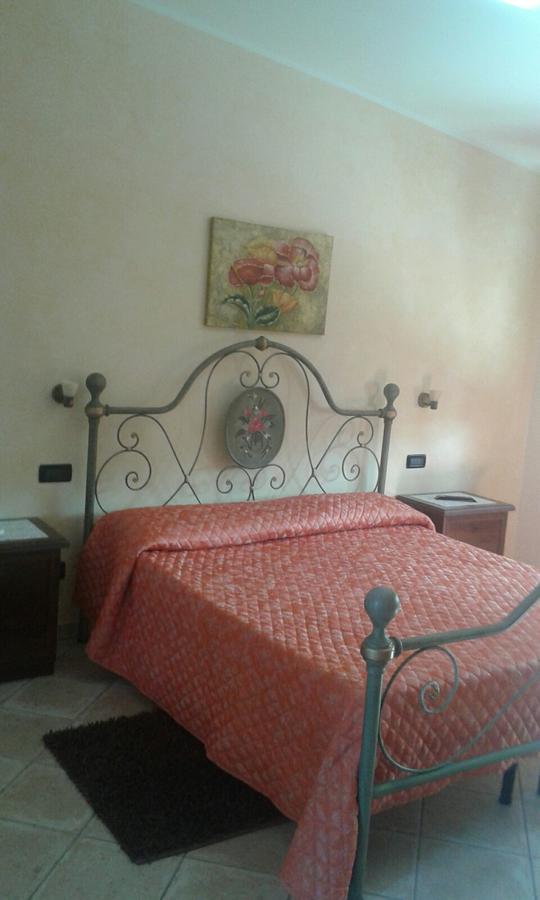 B & B Oasi Rosciano  ภายนอก รูปภาพ