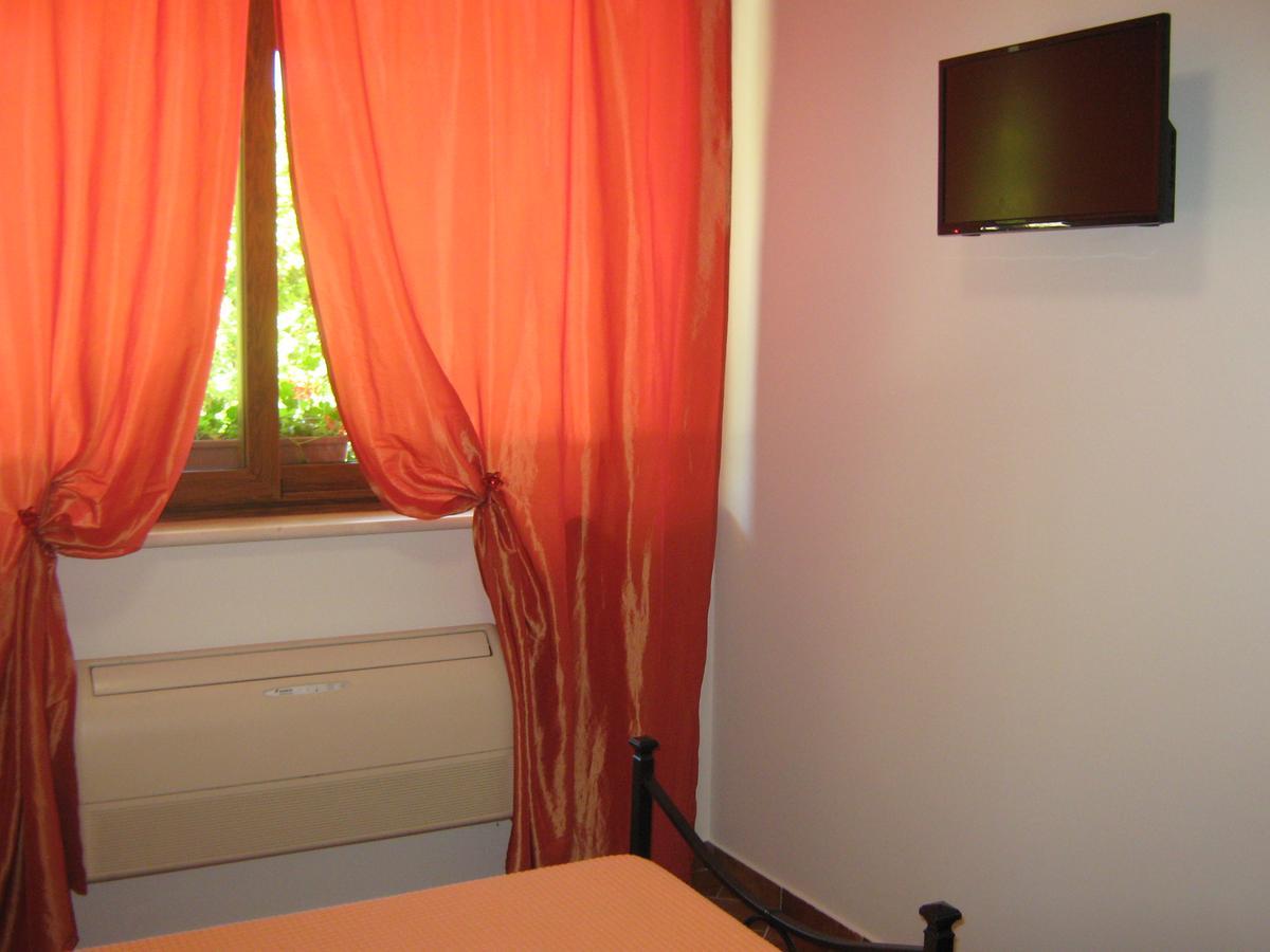 B & B Oasi Rosciano  ภายนอก รูปภาพ
