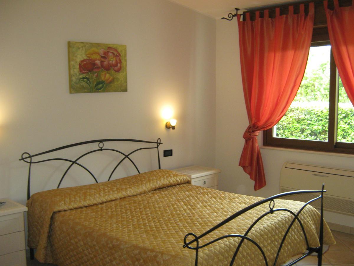 B & B Oasi Rosciano  ภายนอก รูปภาพ