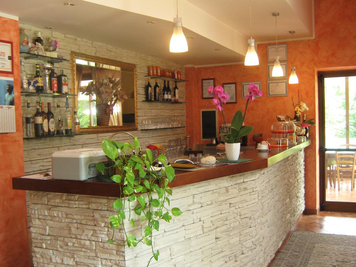 B & B Oasi Rosciano  ภายนอก รูปภาพ